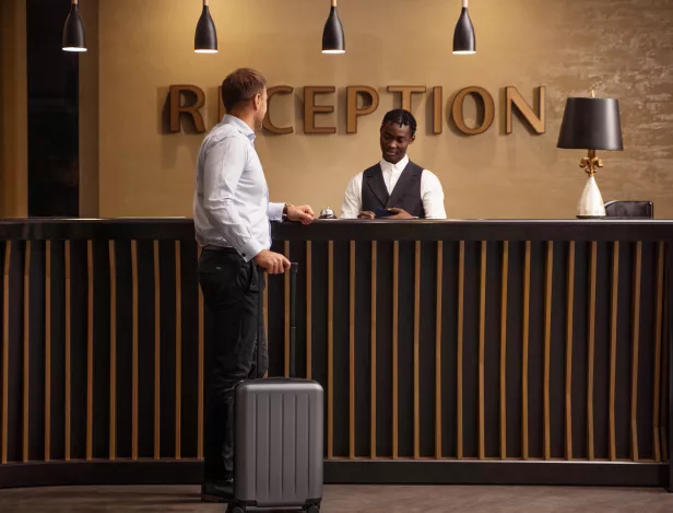 RECEPTIONNISTE-HOTELLERIE-AFTEC-VANNES