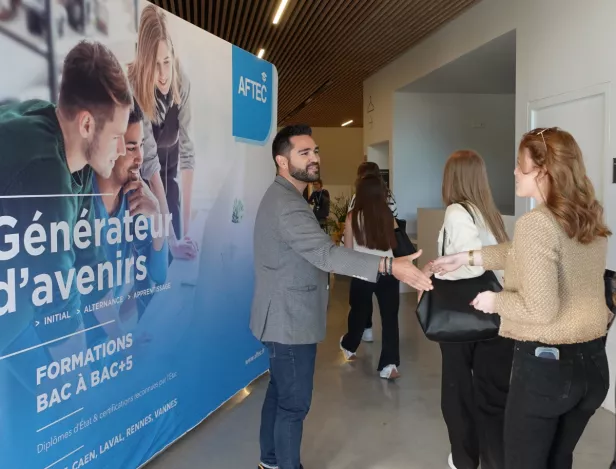 Rentrée-BTS-alternance-école-de-commerce-AFTEC-Laval