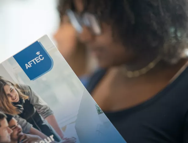 BTS-rentrée-tardive-alternance-école-de-commerce-AFTEC-Laval