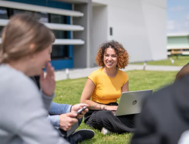 ecole-commerce-AFTEC-ASSU-Etudiantes